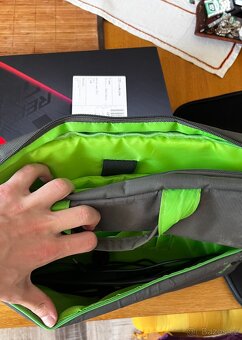 ASUS ROG STRIX - 7