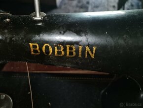 Starožitný historický prenosný šijací stroj - 7