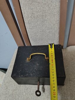 Příruční trezor pokladna - 7