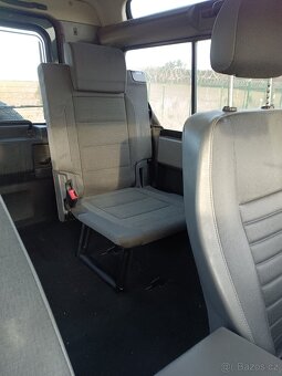 Land Rover Defender 90 - 7