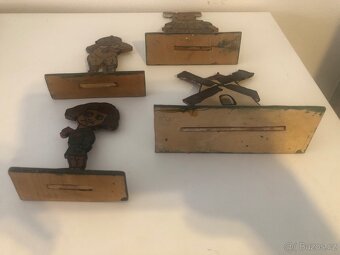 stare rucne malovane drevene figurky - 7