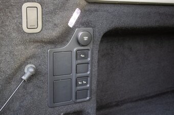 Land Rover Discovery 3.0 SDV6 SE - 7