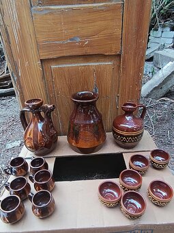 Dva retro sety glazované keramiky. - 7