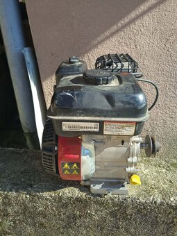 Briggs Stratton - 7