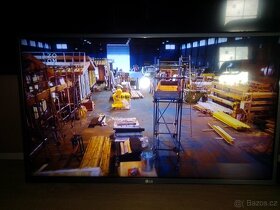 LG 32LH590U - 7