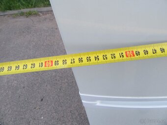 Nabízím velkou lednici Zanussi. Plně funkční.Boxy neprasklé. - 7