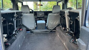 Land Rover Defender 90 - 7