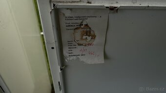 Plechové retro staré závěsné kuchyňské skříňky - 7
