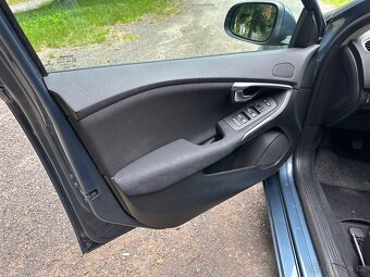 Volvo V40 1.6 nafta 2013 - 7