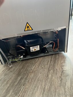 Mini lednička Candy a chasd4351ebc - 7