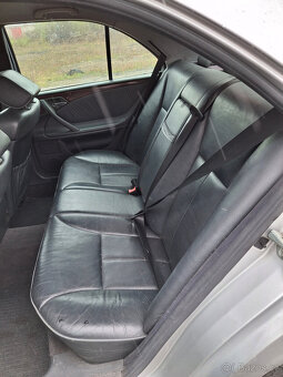 prodám Mercedes Benz W210 E 220CDI manuál, tažné zařízení. - 7