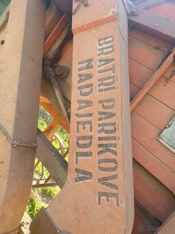 Historická mlátička na obilí - 7