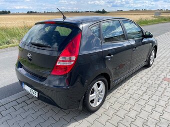 Hyundai I30 1,4i 80kw rok 2011 najeto 118000km - 7