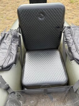 Prodám Zeck bellyboat + elektromotor Rhino CR30VF - 7