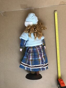 Porcelánová Panenka se stojánkem Výška 40cm - 7