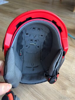 Lyžařská helma Atomic a lyžařské brýle Atomic - 7