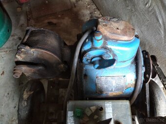 Domácí Naviják garáž stavba - 7