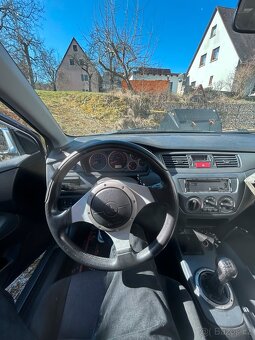 MITSUBISHI LANCER 2.0 99 kW SEDAN 2005 - 7