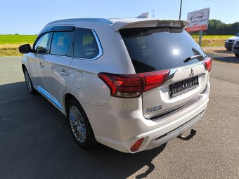 Mitsubishi Outlander 2.4 PLUG-IN HYBRID 4WD Basis Spirit2020 - 7