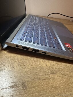 Asus Zenbook (notebook) - 7