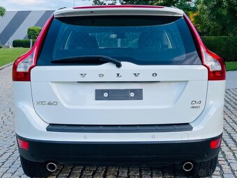 Volvo XC60 2.4D 5VÁLEC 4x4 AUT VÝHŘEV SERVISKA Bi XENONY - 7