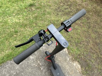 Elektrokoloběžka Xiaomi MI Scooter Pro 2 - 7