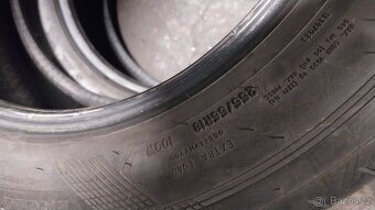 Prodám 2 x letní pneu Goodyear 255/55/18 - 7
