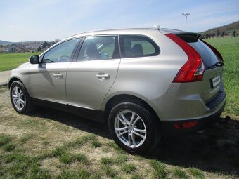 Volvo XC60 2.4D V5 120kW AWD SUMMUM TAZ.ZAŘ 2012 - 7