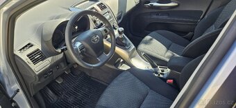 Toyota Auris 1.6 16V 97kw Valvametic DigiKlima 9/2010 EURO5 - 7