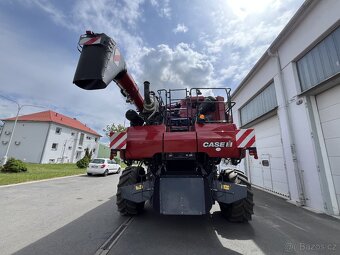 Sklízecí mlátička Case IH AF8250 - 7