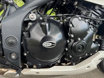 Triumph speed triple 1050 - 7