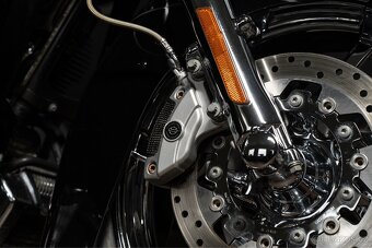 Harley-Davidson Road glide 110 CVO - 7