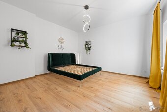 LUXUSNÍ NOVÝ Byt 4+1 350m² Židlochovice-centrum; 3 metrové s - 7