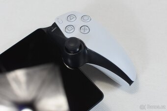 Sony PlayStation Portal - 7