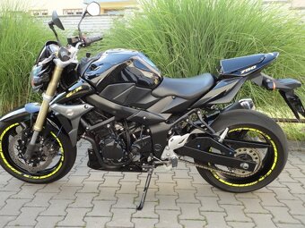 SUZUKI GSR750 - 7