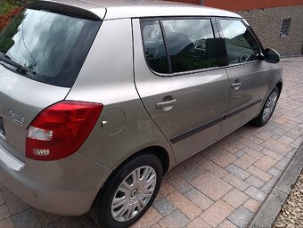 Škoda fabia 1.2 htp-51kw,org.km,po stk,top výbava,r.2009 - 7