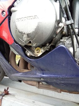 Honda CBR 900RR SC44 - 7