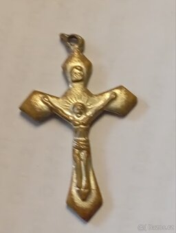 Kříže, madonky, sv. obrázky a staré modlitební knížky - 7