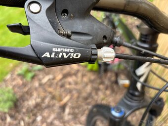 Kolo Specialized - 17 rám, 26 kola - 7
