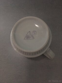 Retro hrnek s vroubky - modrá záplata - 7