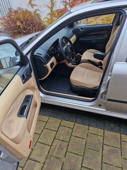 Skoda Octavia L&K 1.8T 110Kw na LPG Rok.výroby 2003 - 7