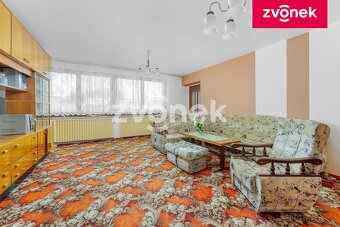 Prodej řadového rodinného domu s garáží a zahradou ve Sla... - 7