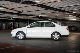 Volkswagen Jetta, 1.6 benzín 75 kw - TOP STAV - 7