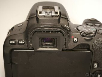 Canon 200D a základní příslušenství - 7