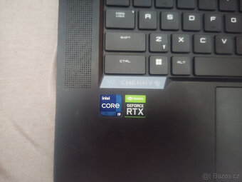 MSI Titan GT77 12UHS na dily - 7