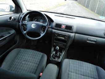 ŠKODA  OCTAVIA 1,6i TOUR RV 2005 - 7