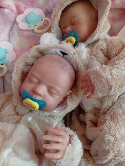 Realistická Reborn panenka spící medvídek - 7