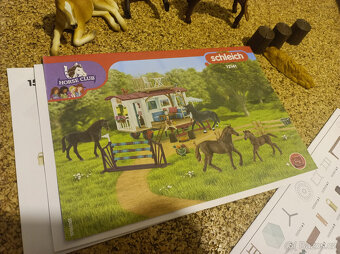Schleich 72141 - Tajný výcvik v karavanu - 7