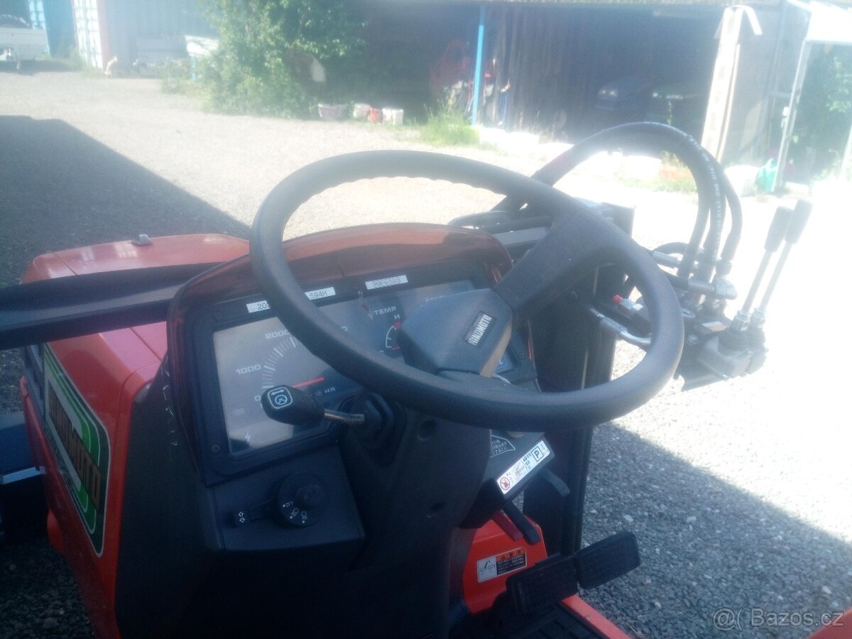 Hinomoto NZ 230 s nakladačem - 8