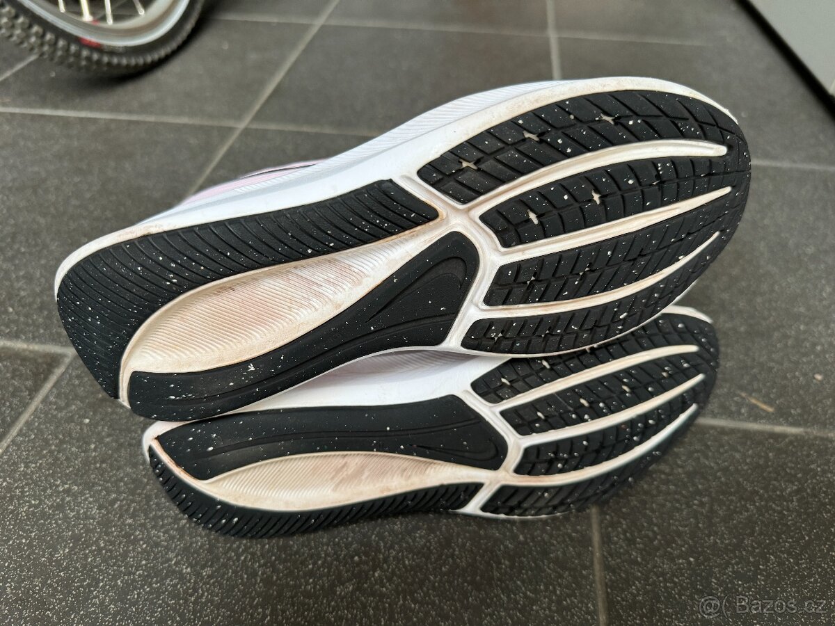 PRODÁM KVALITNÍ TENISKY NIKE, VELIKOST 36 - 8